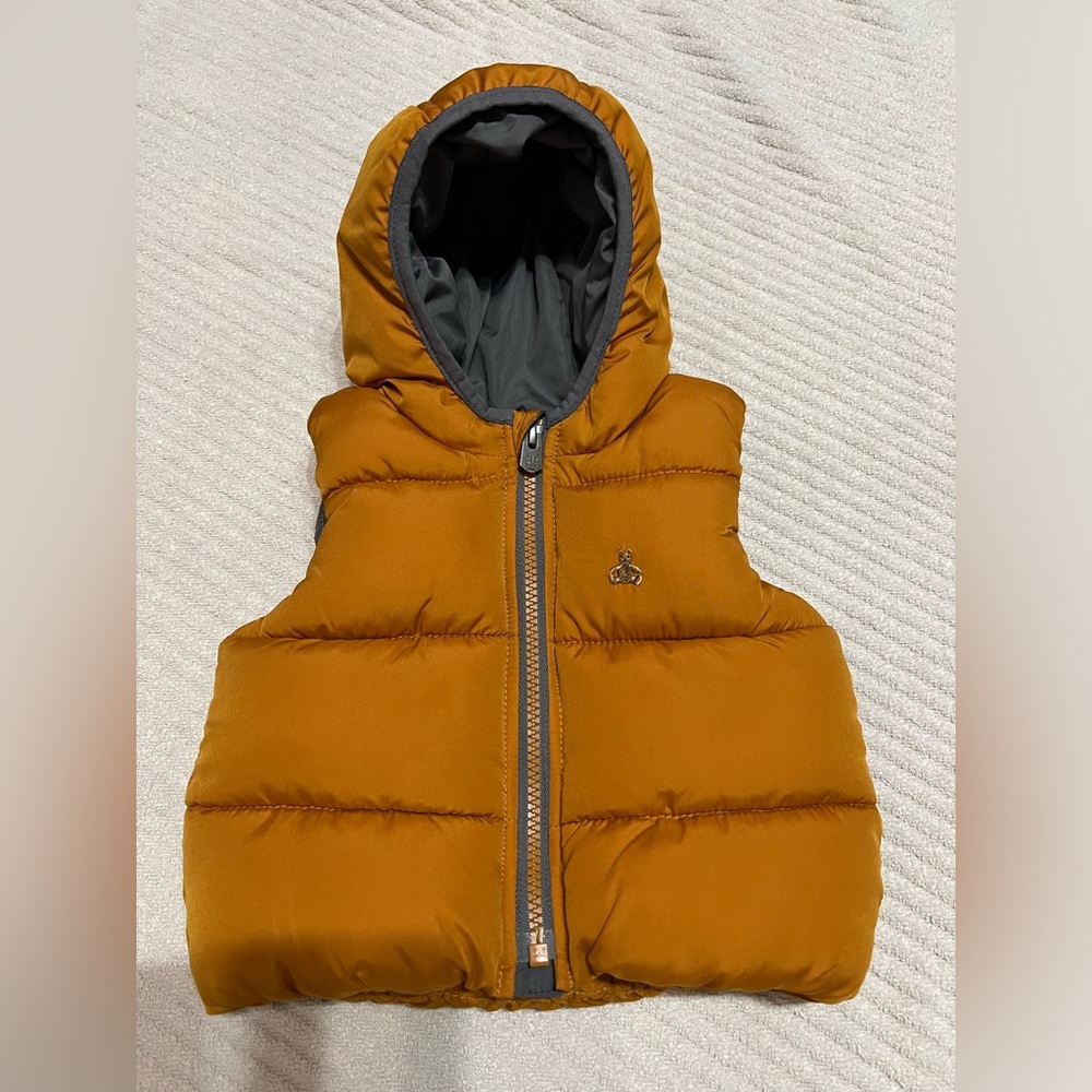 Baby GAP Puffer Vest - Size 0-6M